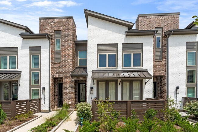Photo - 16514 Lake Austin St