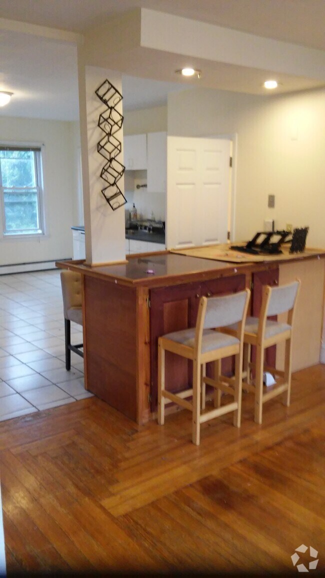 Building Photo - 95 Cranch St Unit 2 Rental