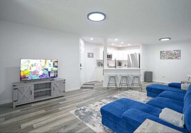 Photo - 4528 Commander Dr Unidad 2008