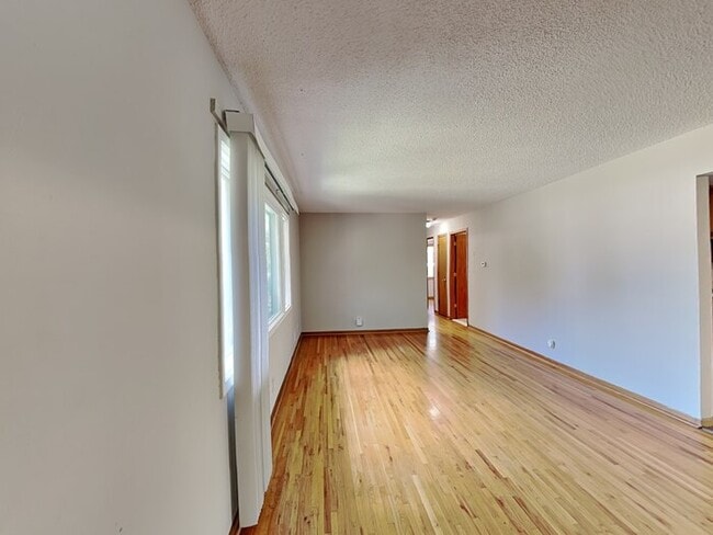 Photo - 1218 Skillman Ave E