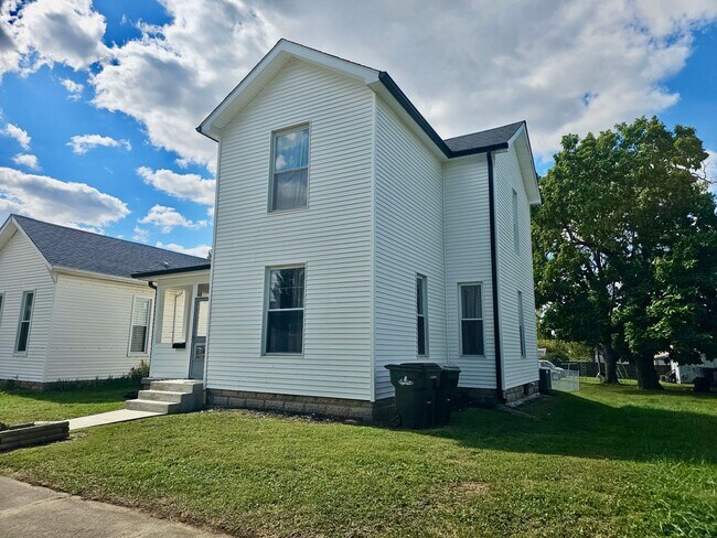 Photo - 621 N Carver St