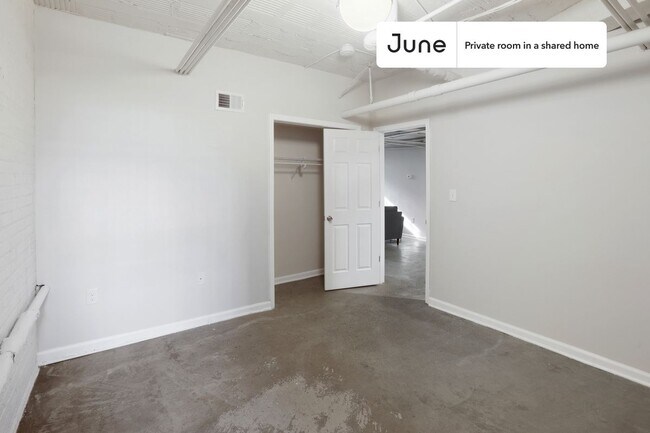 Photo - Room in Shared 5 bed/2 bath home Unit D