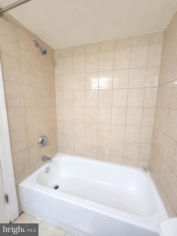 Building Photo - 6300 Hil-Mar Dr Unit 4 Rental