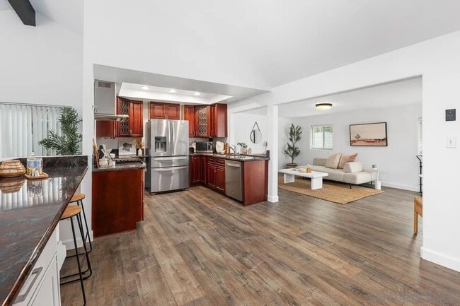 Photo - 1270 Nacion Ave
