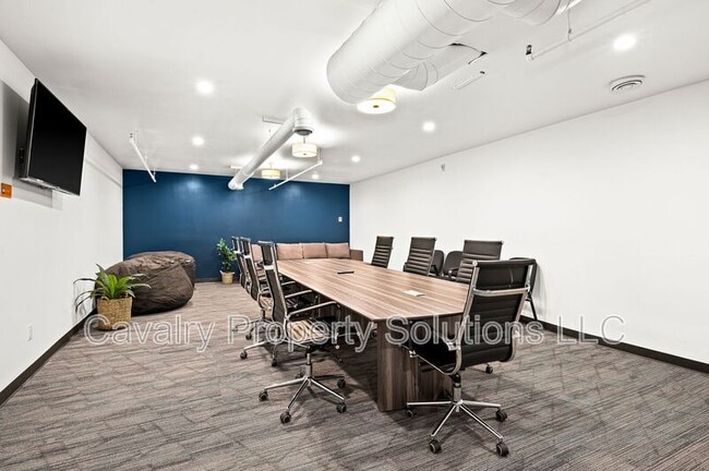 Photo - 1831 W Michigan St