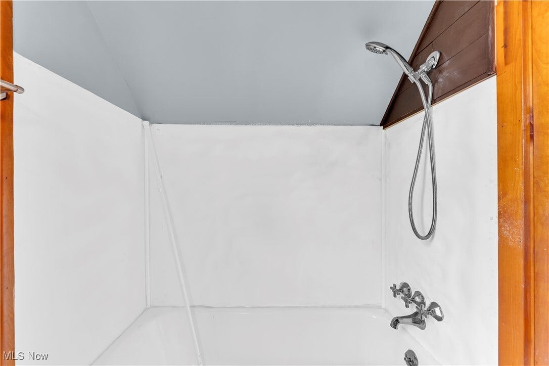 Photo - 915 Helmsdale Rd Unit 3