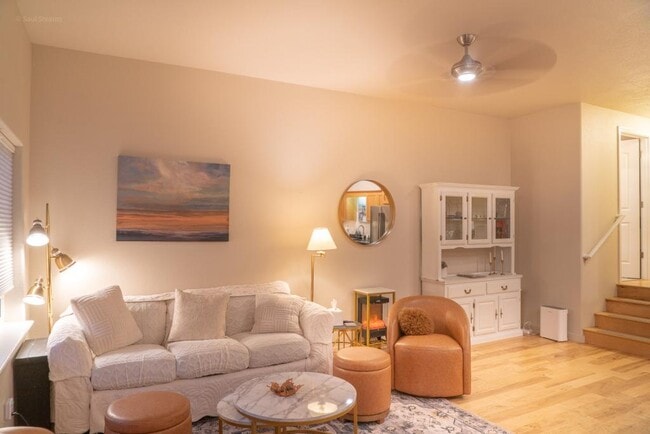 237 Dunthorpe Dr