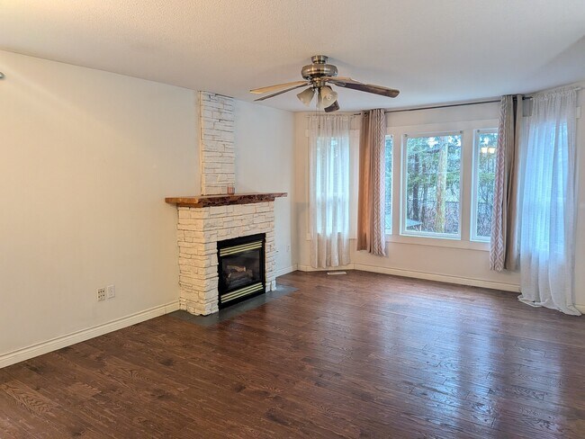 Photo - 21424 Richmond Dr