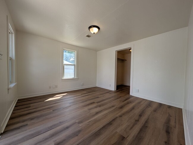 Photo - 123 SE 18th St