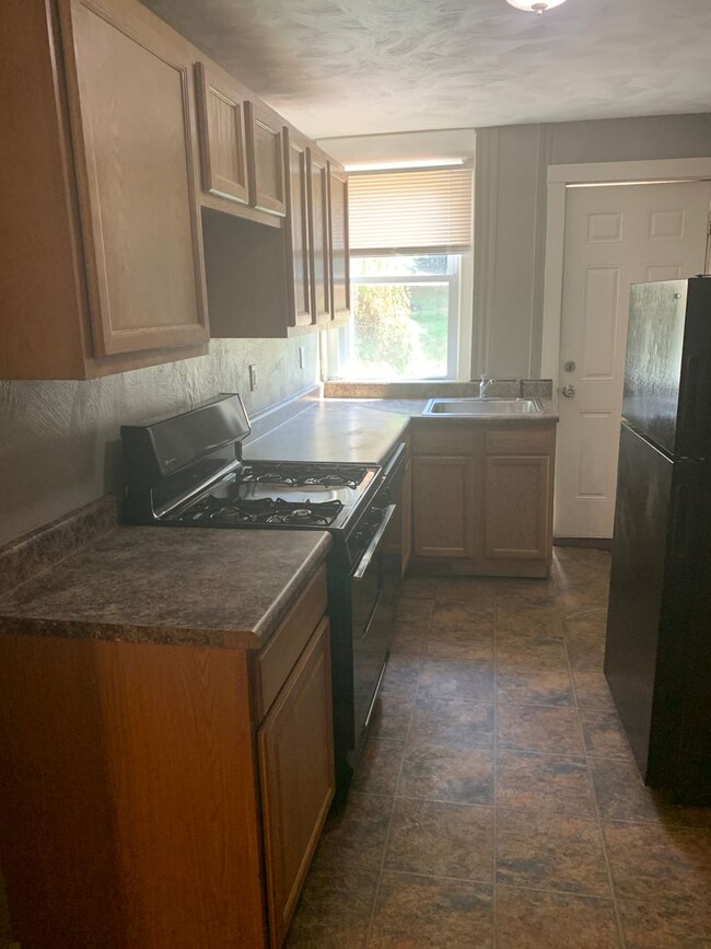 Photo - SPACIOUS HOUSE WITH EVERYTHING YOU NEED - AVAIL AUGUST!