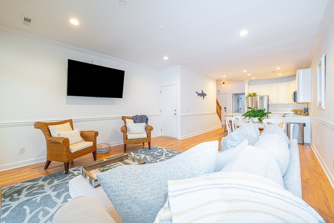 Photo - 81 Sandbar Ln