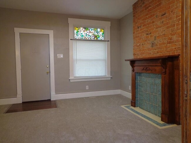 Photo - 557 E Whittier St Unidad 557 E Whittier St