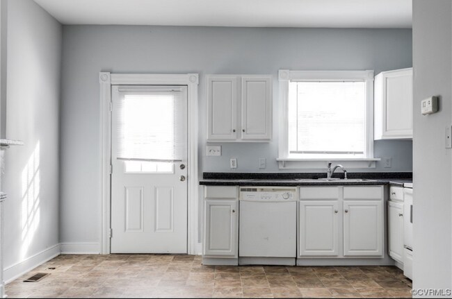 Photo - 706 W Clay St