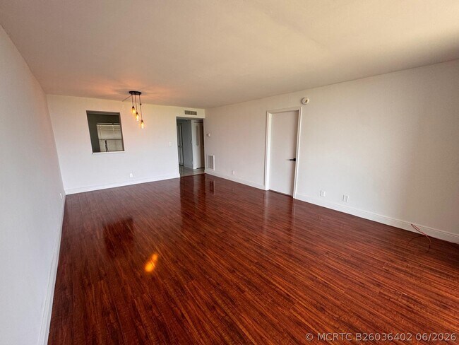 Photo - 4570 NW 18th Ave Unit 605
