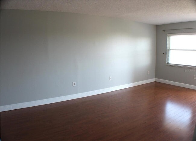 Photo - 5060 76th Ave N Unidad 401