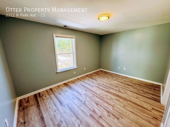 Photo - 2322 N Park Ave Unidad C5