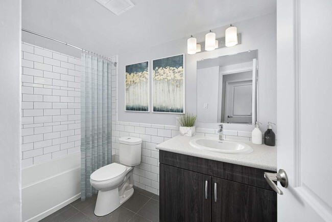 Photo - 500 Glenelm Cres