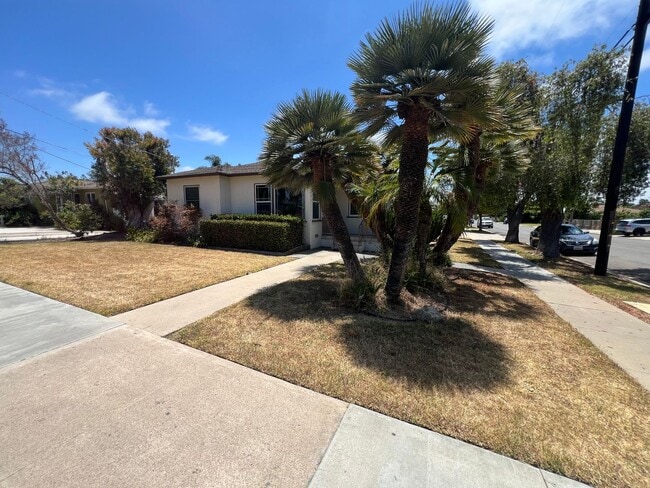 Photo - LOCATION LOCATION LOCATION!!! 5th & I St, Large House, 2Bdrm+Den+2 car Garage