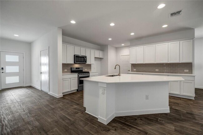 Photo - 14307 Macquarie Dr