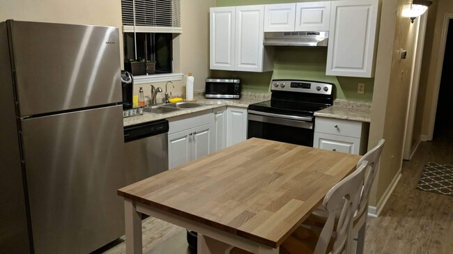 Kitchen - 1327 Airport Dr Townhome