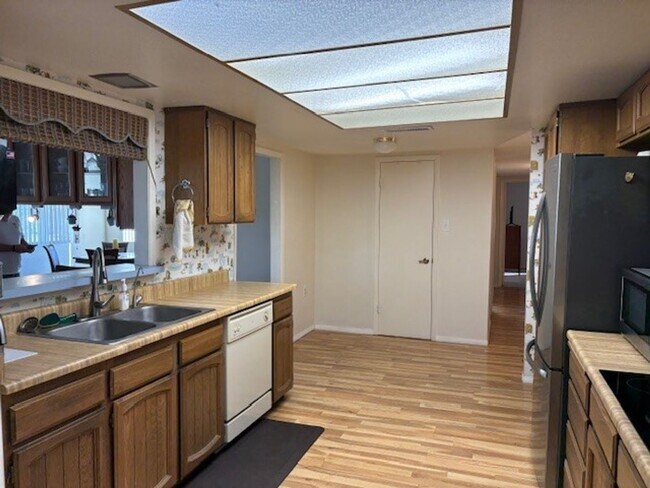 982 Leisure World