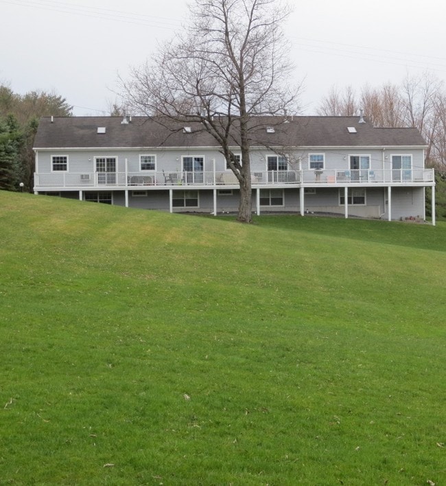 Propiedad atrás - 1307 Dryden Rd