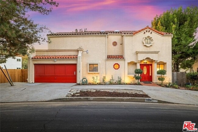 Photo - 728 Montecito Dr