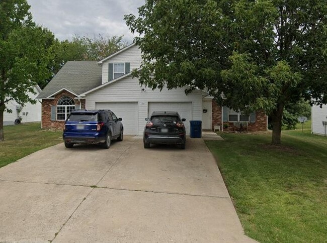 Photo - 106 S Woods Ct Apartment