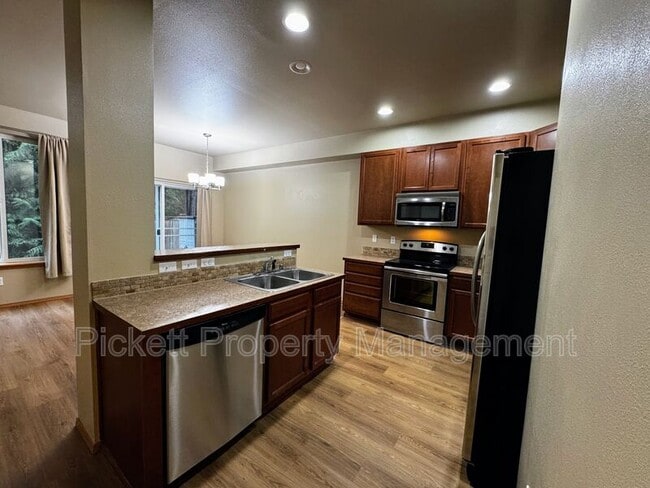 Photo - 136 NE Miramar Cir