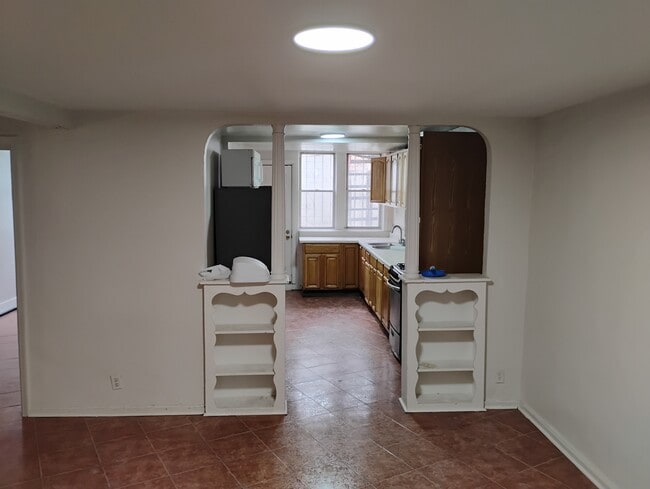 Photo - 999 Willmohr St