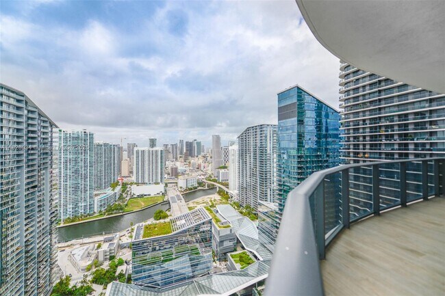 Photo - 45 SW 9th St Unidad 4108