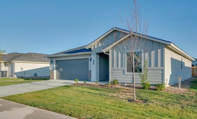 Photo - 900 SW Miner St