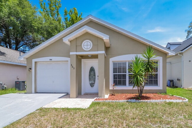 Photo - 305 Windford Ct House