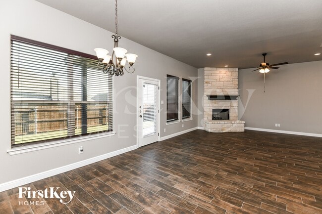 Photo - 208 McKittrick Ln