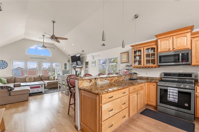 22 Bungalow Ln