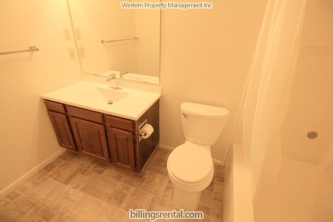 Baño - 1584 Governors Blvd Unidad #4