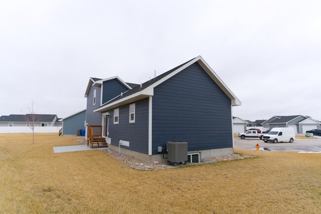 Photo - 526 Schmidt Cir