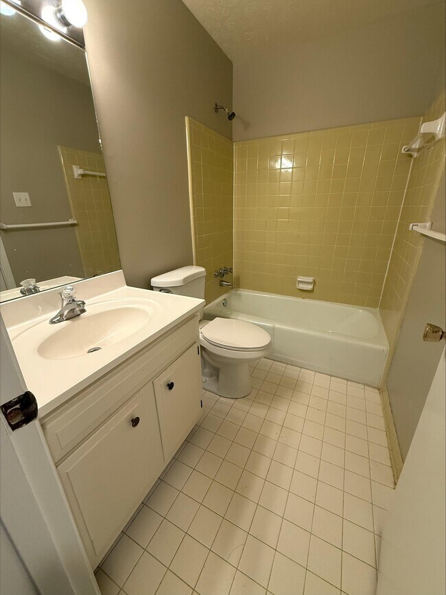 612 Breckenridge #3 Bathroom