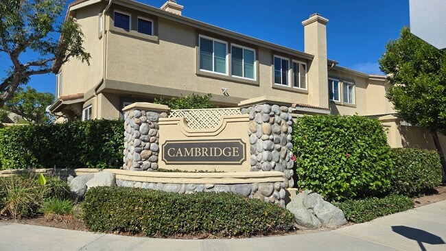 Building Photo - Orange 3 Bed, 2.5 Bath Townhouse for Lease - Cambridge Community