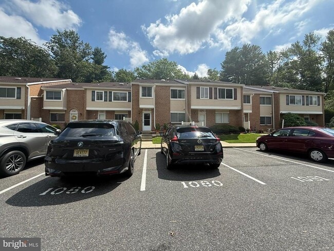 Building Photo - 1080 Pendleton Ct