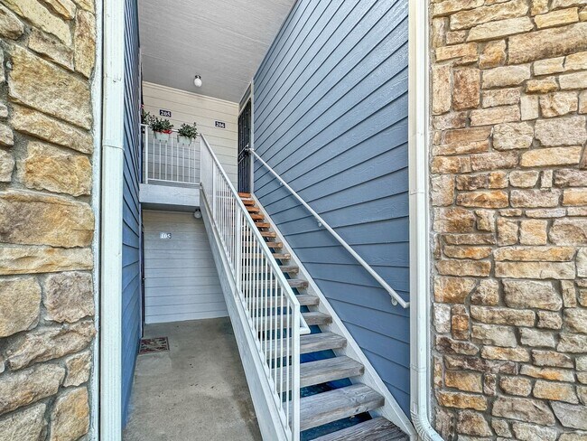 8335 S Fairmount Dr