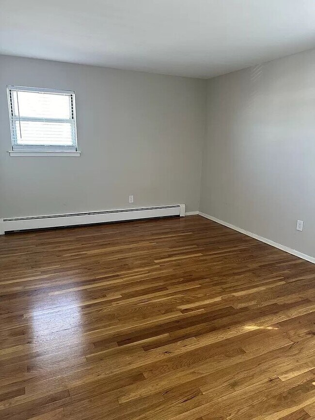 Photo - 142 Ackerman Ave
