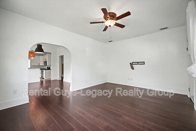 Photo - 2650 Green St