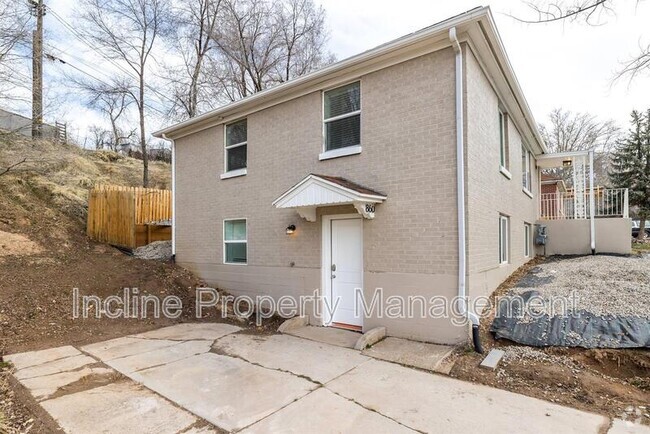 Building Photo - 860 Sullivan Dr Rental