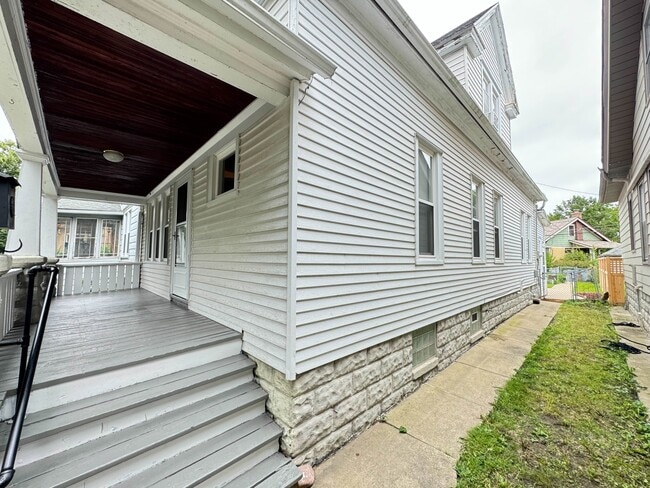 Photo - 2210 E Bennett Ave