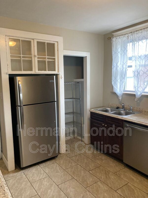 Photo - 5340 Bancroft Ave