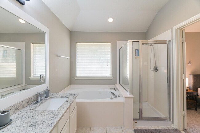 Photo - 46 S Wynnoak Cir