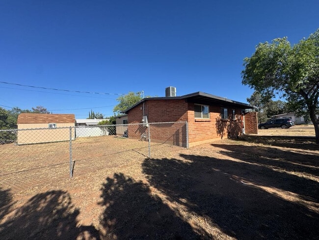 Photo - 4501 Pine Tree Dr