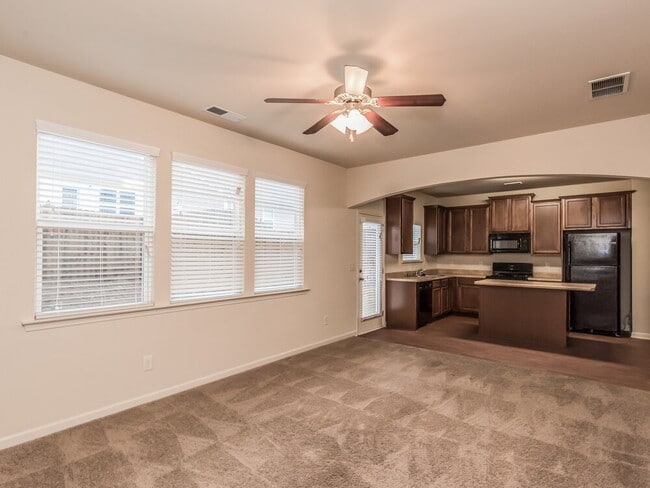 Photo - 98 High Point Way