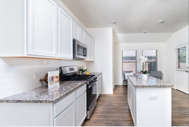 Photo - 1215 Chapel Hill Dr